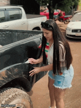 036FF63D-D9DD-4A9D-A7AC-ECD4971C906E.gif