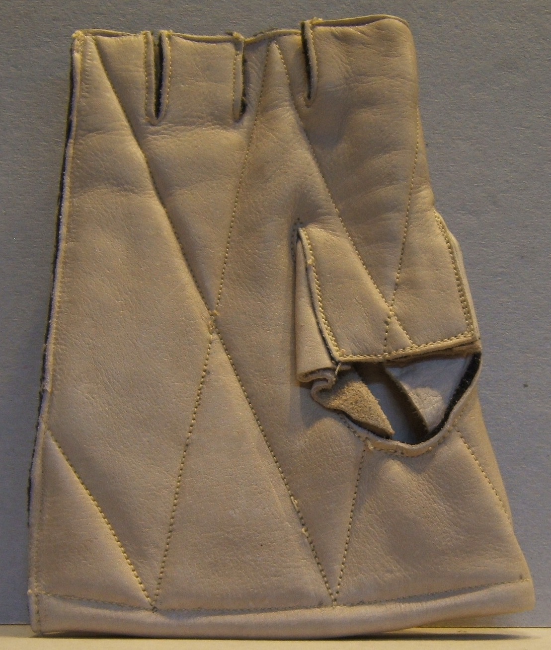 061119 Shooting Glove.jpg