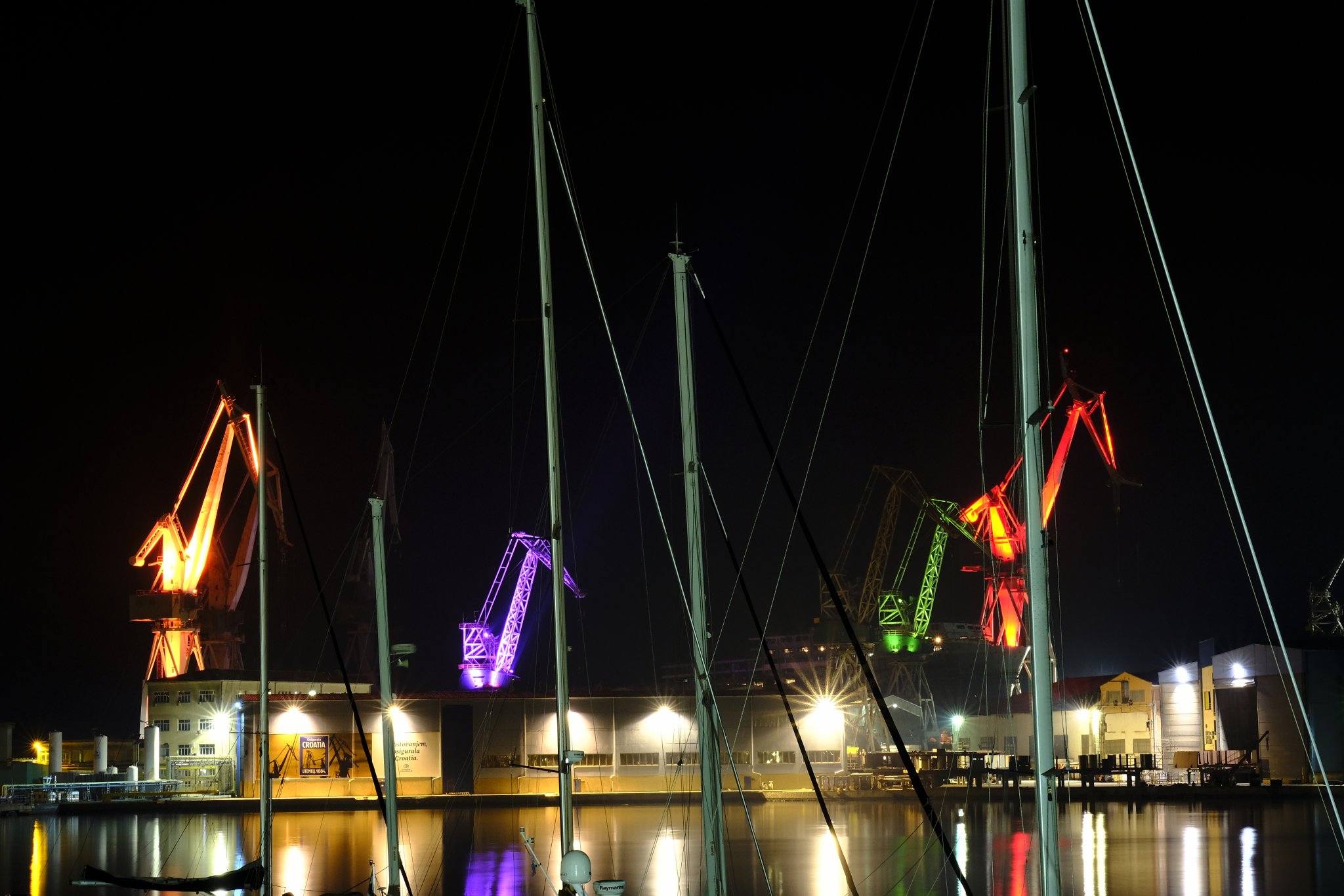 091218_Pula_Cranes_at_Night_scaled.jpg