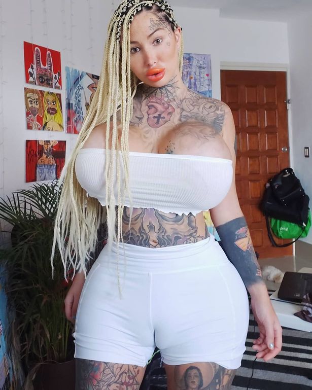 0_Woman-who-spent-USD100k-modifying-her-body-reveals-pros-and-cons-of-vaginal-customisation.jpg