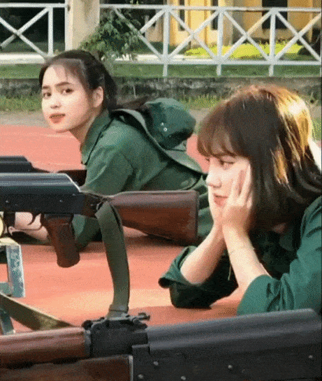 10FF8E43-654D-47C9-AFDD-8B20EC843135.gif