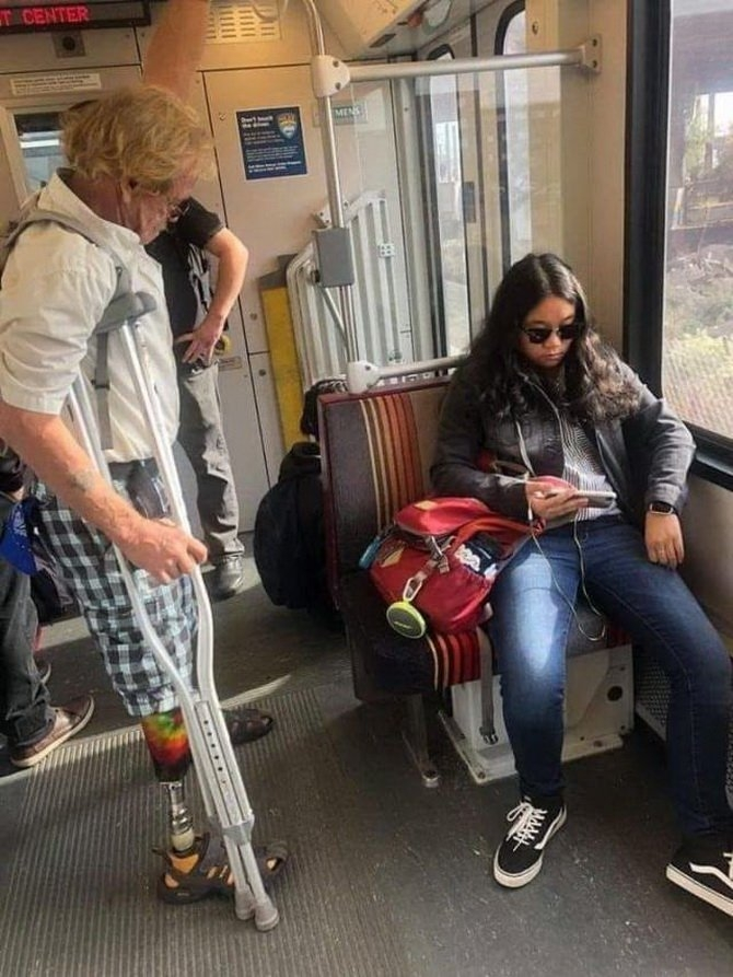 7041804