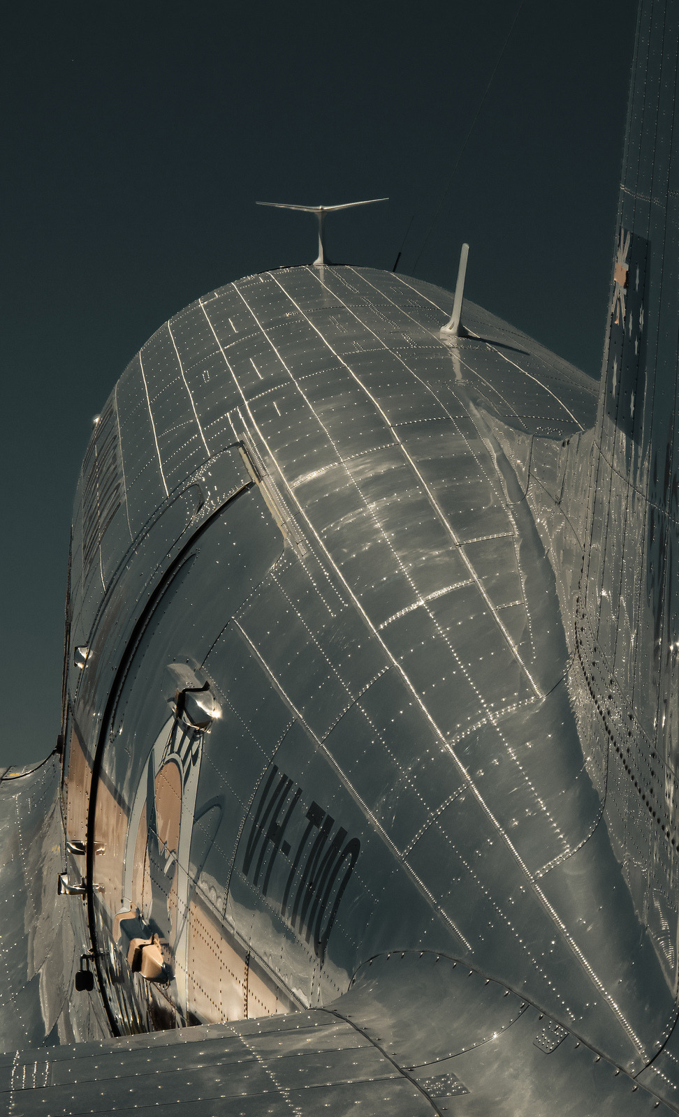7042478