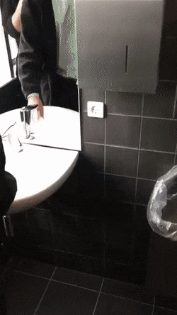 1566191491472.gif
