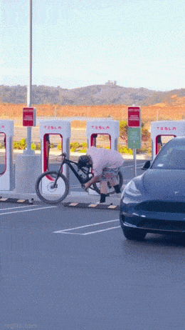 1695216685_00.gif