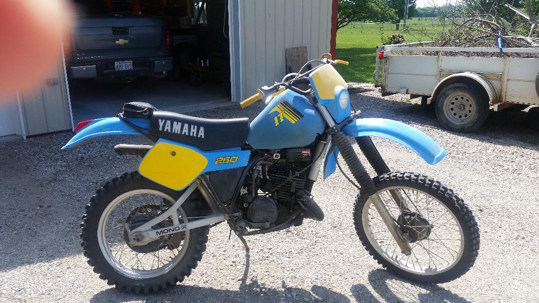 1982 Yamaha IT-250.jpg