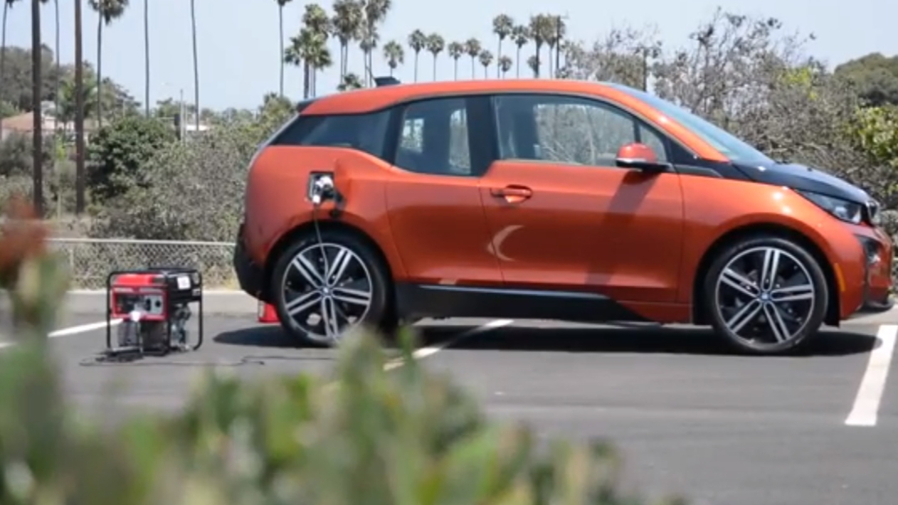 2014-bmw-i3-electric-car-charged-with-portable-generator_100480803.jpg