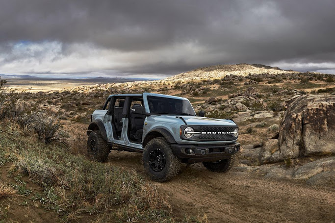 2021-ford-bronco-4-door-003.jpeg