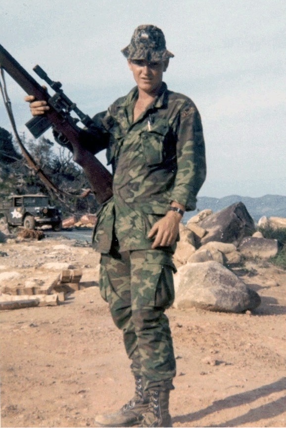20Bret_Jan_1969_w_NM_M14_sniperr.jpg