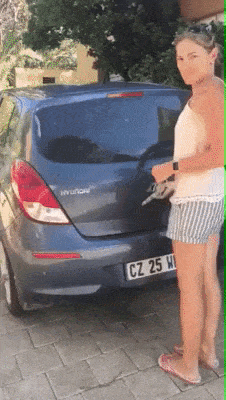 2B79E7AF-2839-4661-A4D9-1A4E70F13C33.gif