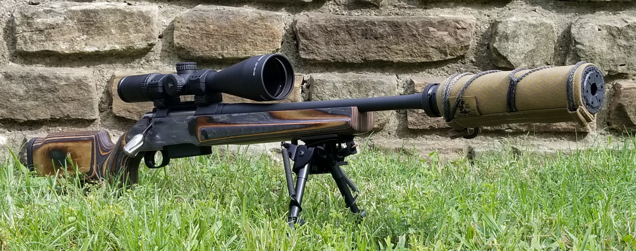 45 Raptor w can.jpg