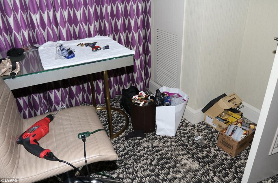 485333F400000578-5289987-Paddock_smuggled_a_huge_array_of_tools_into_his_hotel_room_to_pr-a-16...jpg