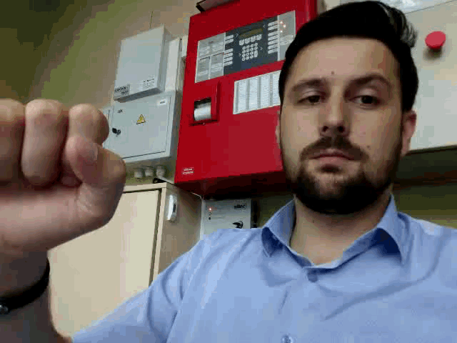 6BCCEB3F-5686-43FA-85AE-9872E9728B24.gif