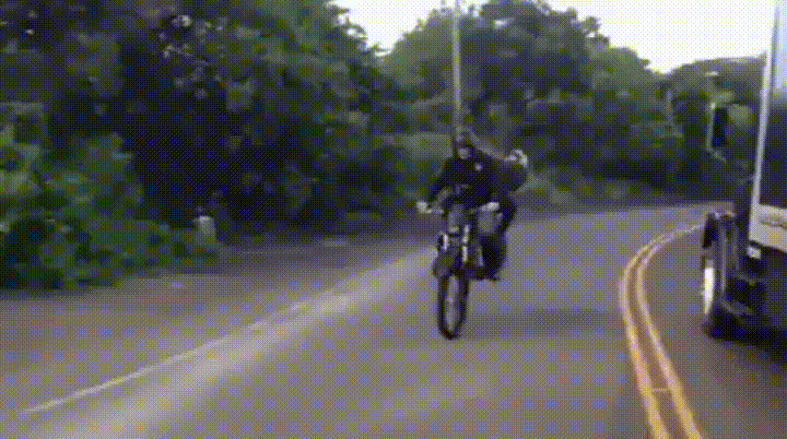 7b0I.gif