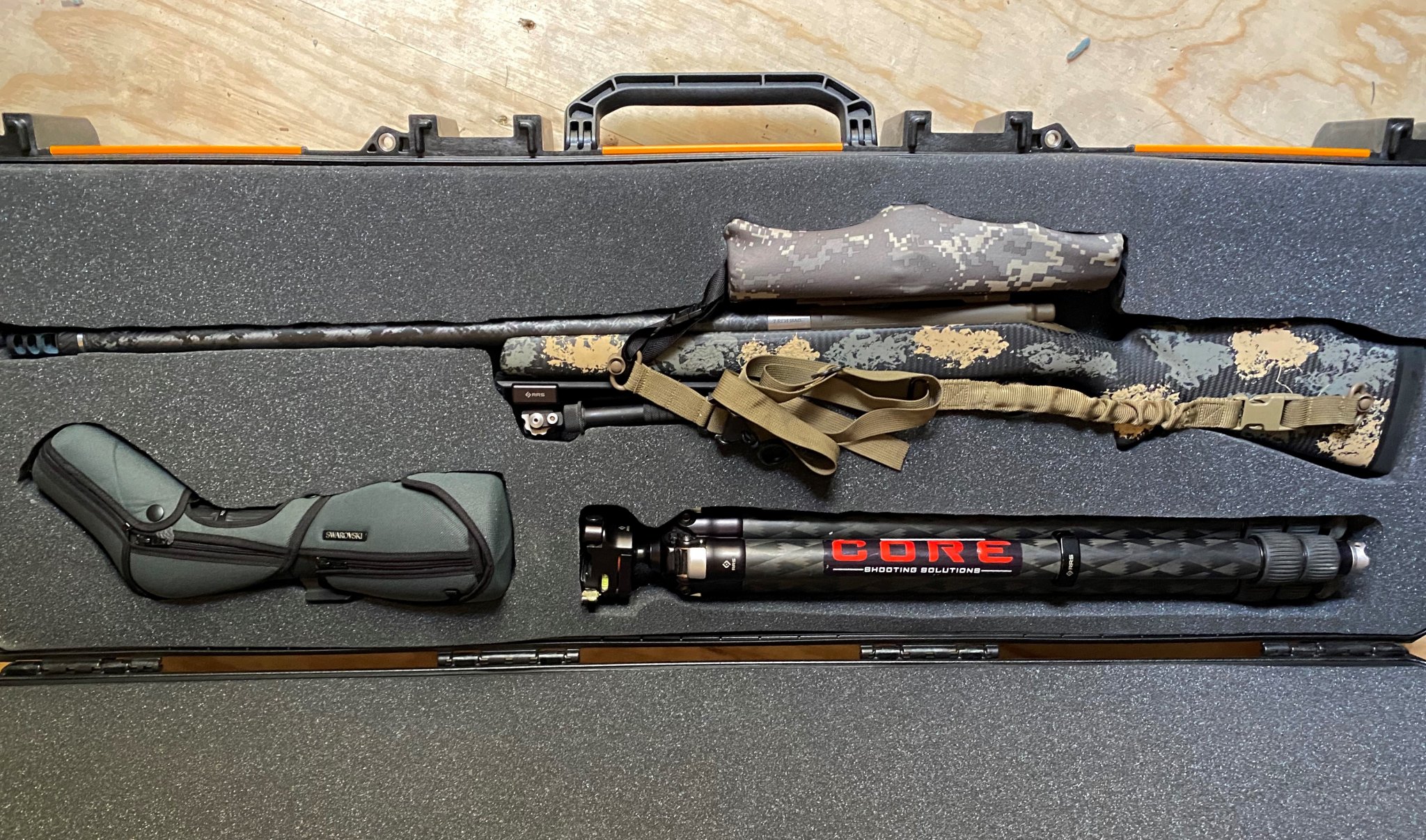 7mm hunting gun in case.jpg