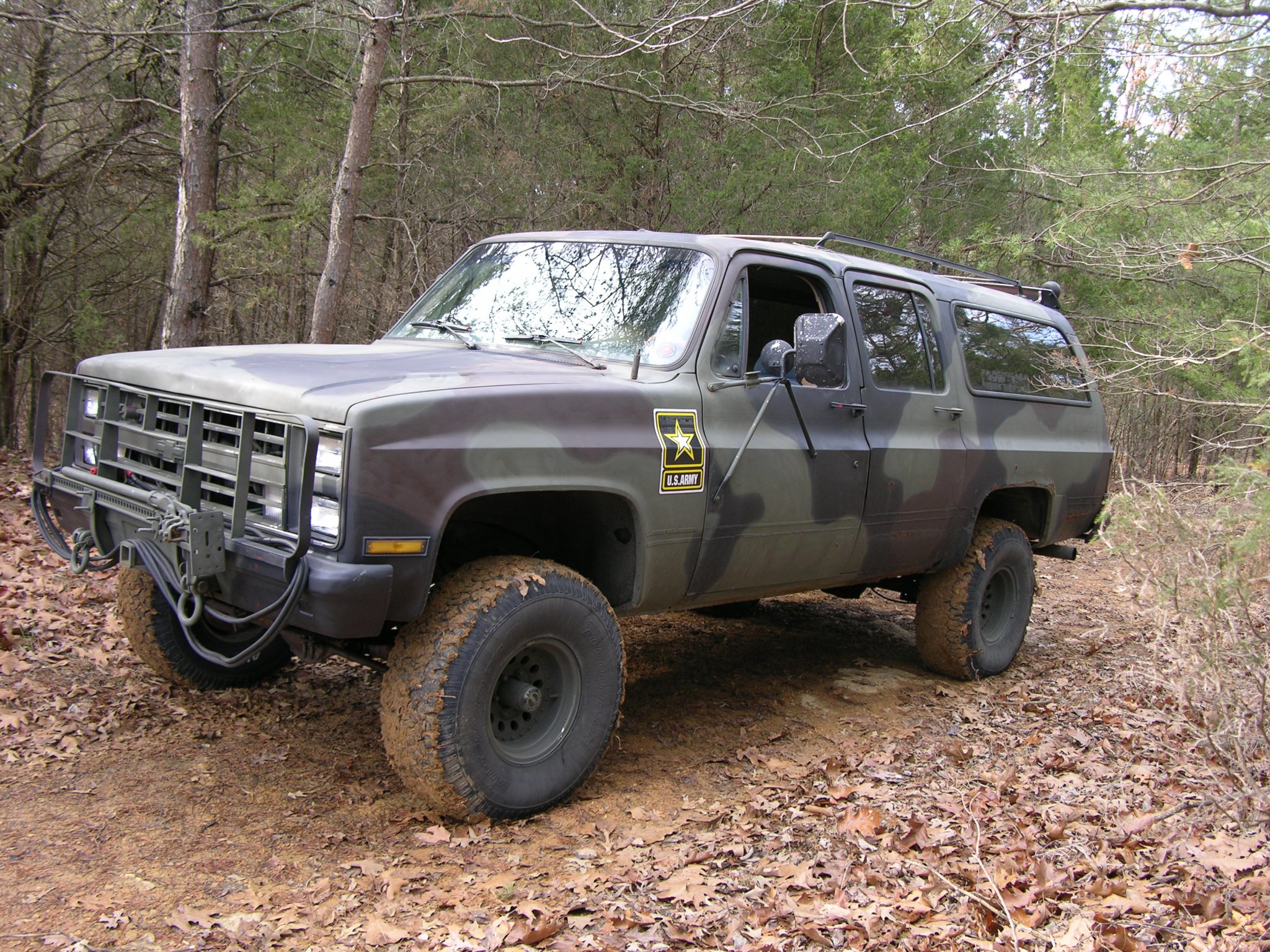 87 Suburban Cammo.JPG