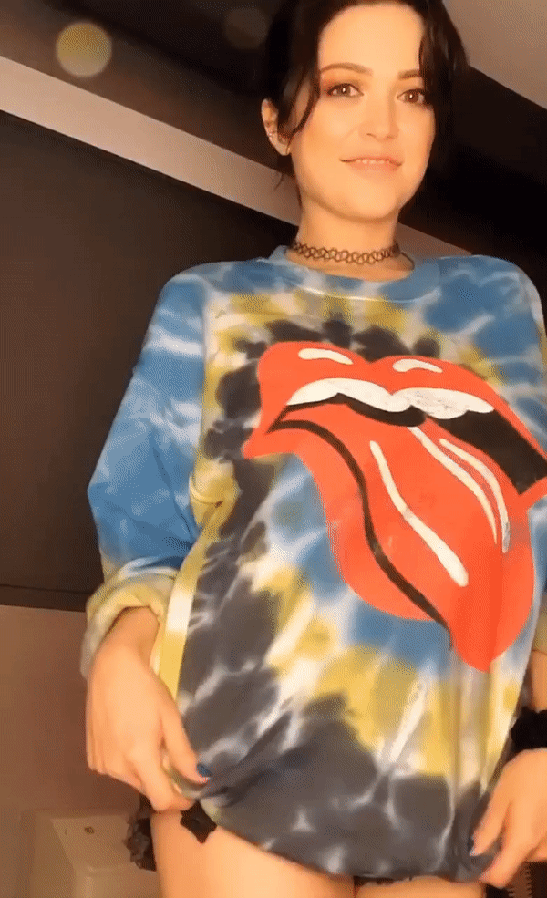 89D091F9-FBF5-4443-A384-D0A6C12414BD.gif