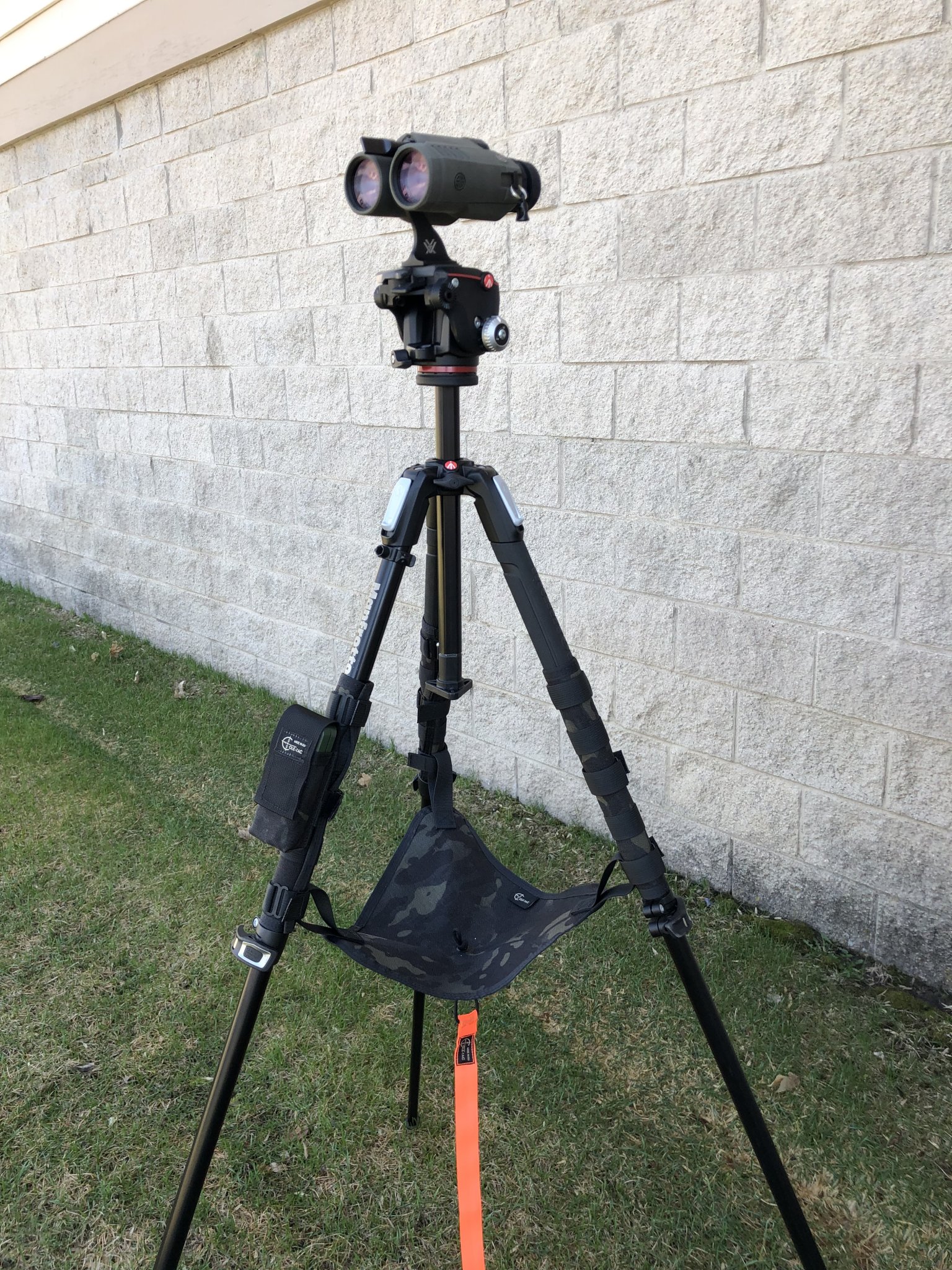 7068082