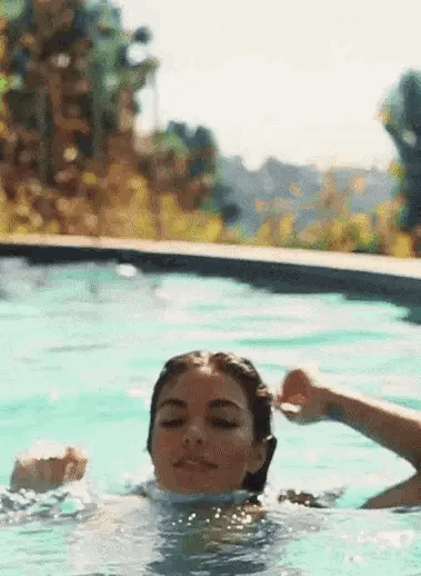 948DA3D4-0364-46DD-9308-CBBD2CB27459.gif