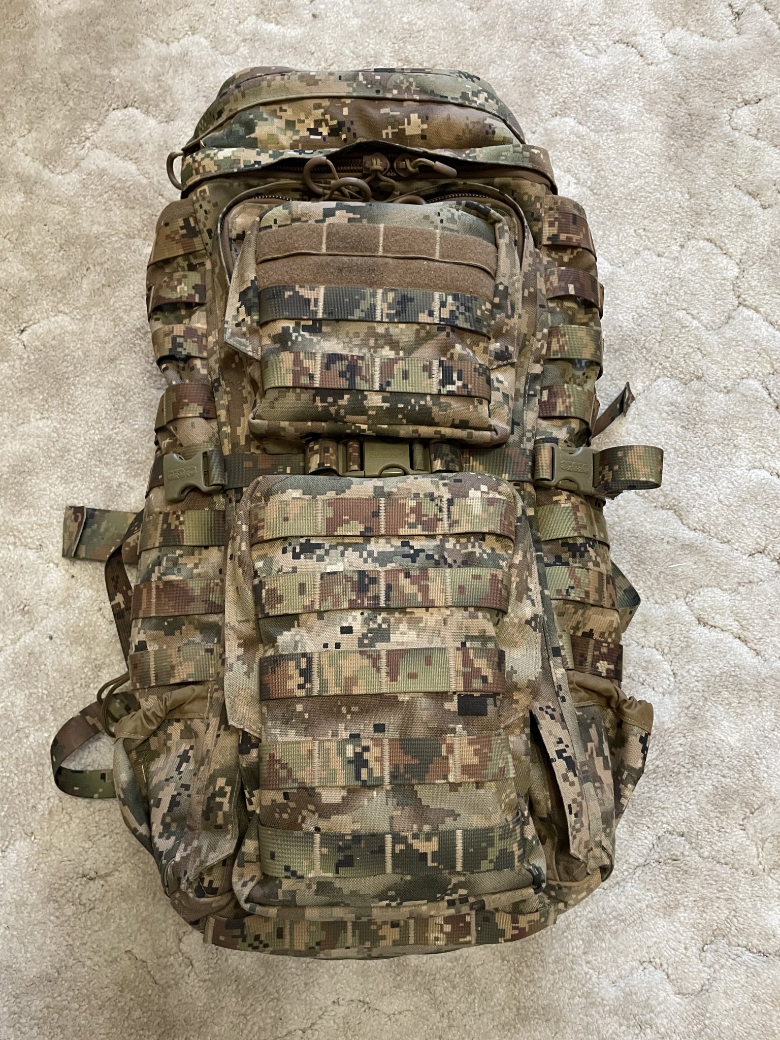 Fac track pack top