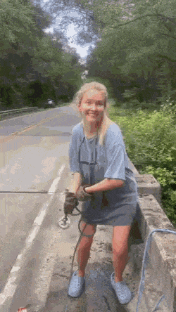A2A8394E-16D1-435B-BA0F-82FA3A57F5B7.gif