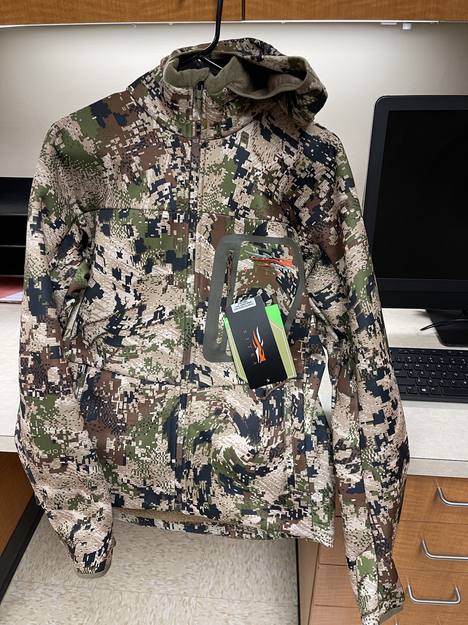 SOLD - Several new Sitka jackets and hats | Sniper's Hide Forum