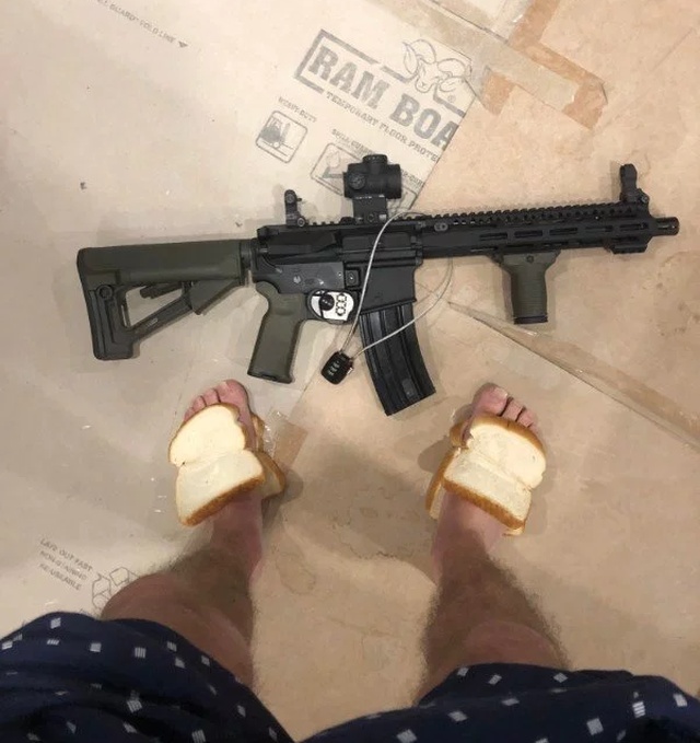 7047890
