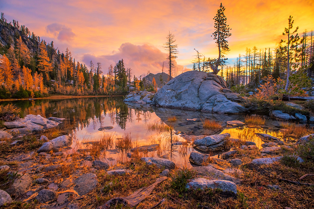 Alpine-Lakes-Fall-Sunrise-Colors-By-Mike-Reid.jpeg