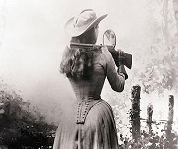 Annie-Oakley-over-shoulder_F.jpg