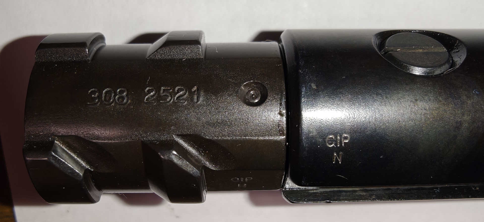 axmcbolt3.jpg