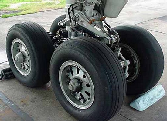 b757-main-wheel-01.jpg