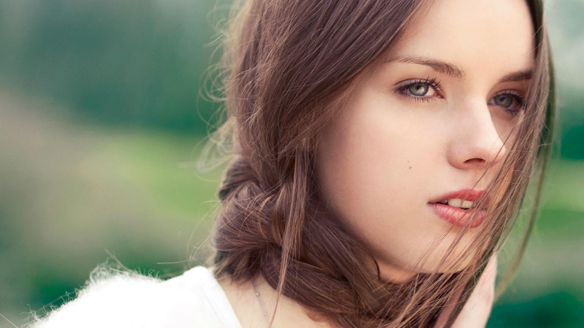 Beautiful-girl-wallpaper.jpg