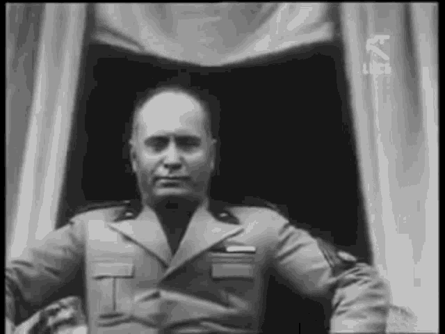 benito-mussolini-duce.gif