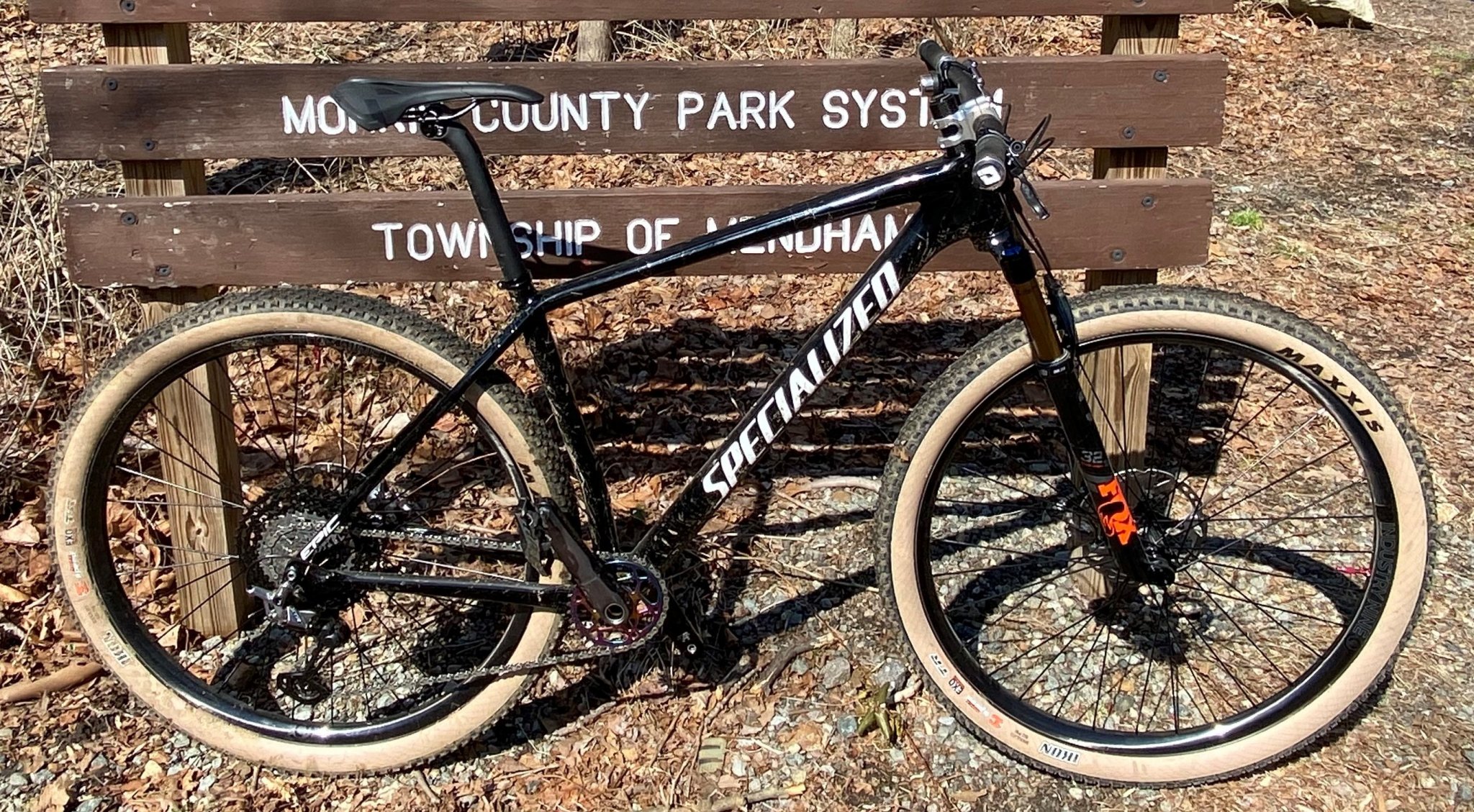 Black_Specialized_Closeup.jpg