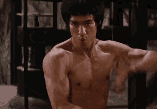 bruce-lee-nunchucks.gif