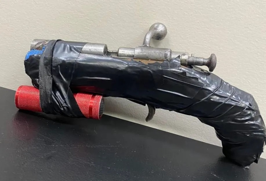 Calera-Gun.jpg