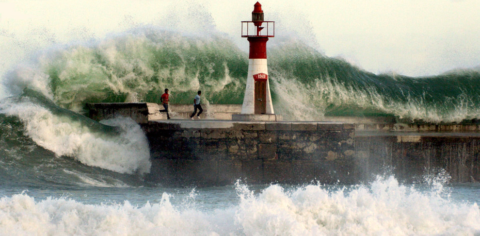 cape_towns_kalk_bay_harbour_au.jpg