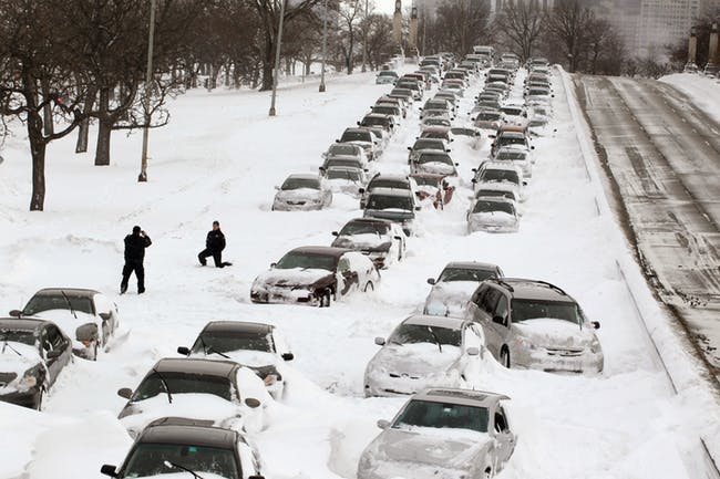 cars-sit-in-the-northbound-lanes-of-lake-shore-drive-after-accidents-and-drifting-snow-strand...jpeg