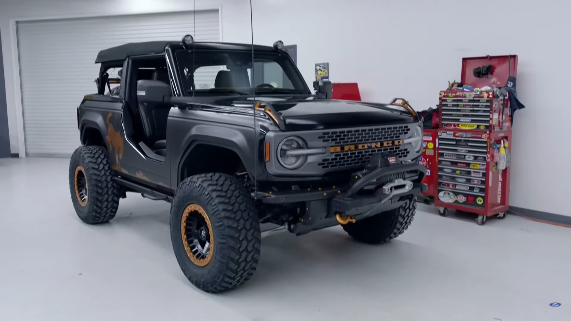 check-out-the-sema-bronco-badlands-sasquatch-2-door-before-and-after-the-build-151814_1.jpg