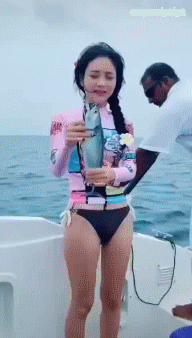 E7F2C2F6-6F9A-443F-A2CE-33D6A17F71DC.gif