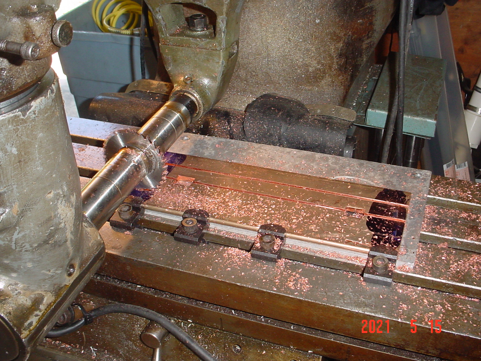 f_cuttingcopperbusbarcopy.jpg