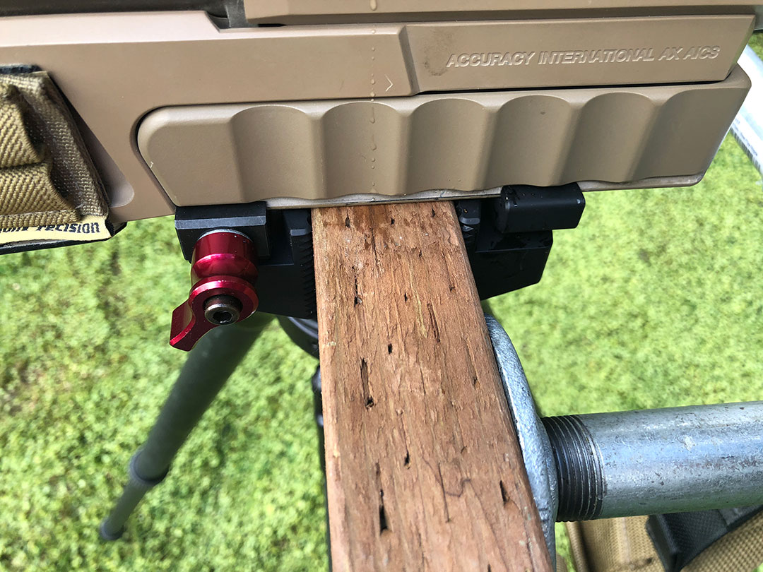 fence-baracade-stopAX.jpg