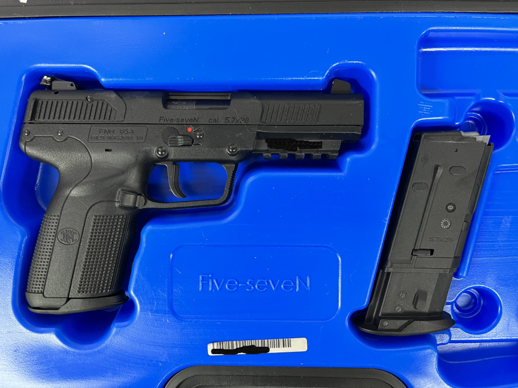 FiveSeven-Black-NS.png
