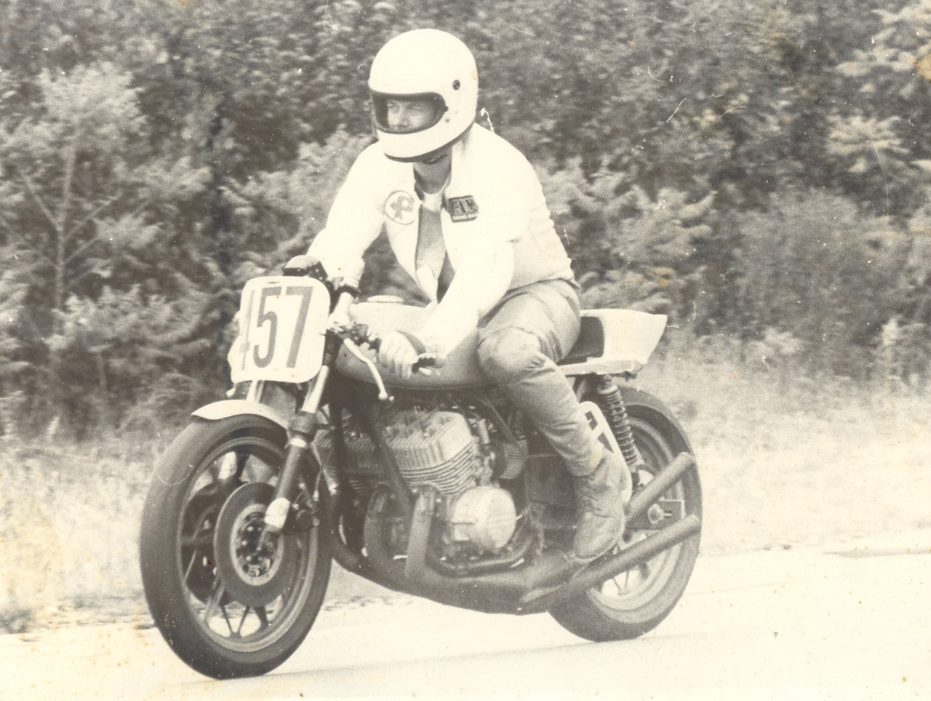 frank_racingH2R_Loudon_NH_1977 copy.jpg