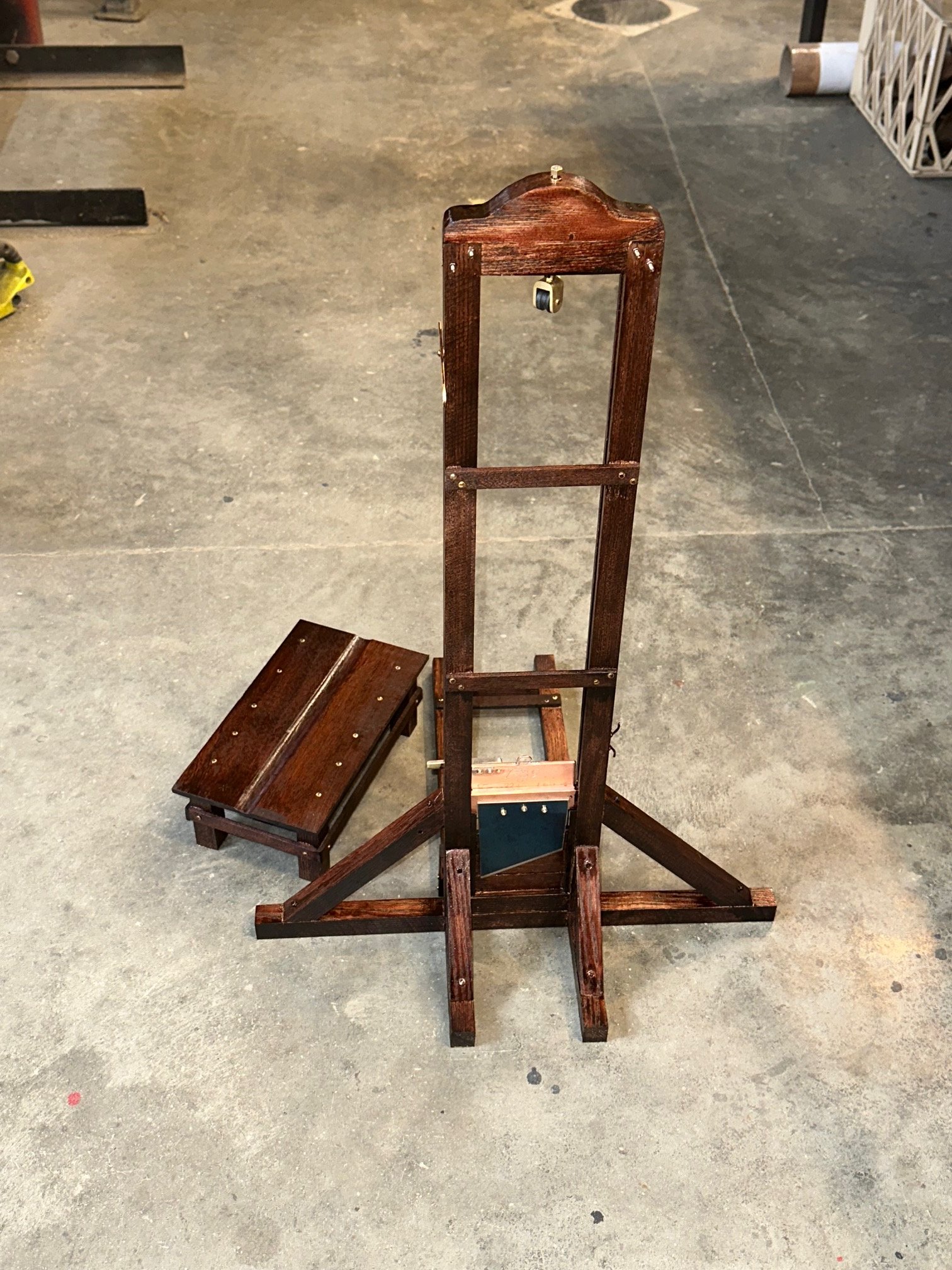guillotine a.jpg