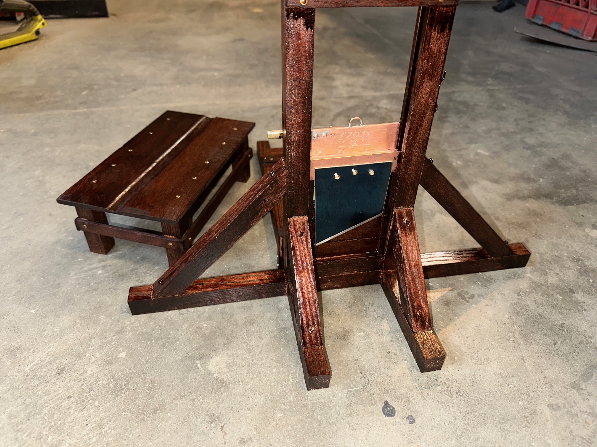 guillotine b.jpg