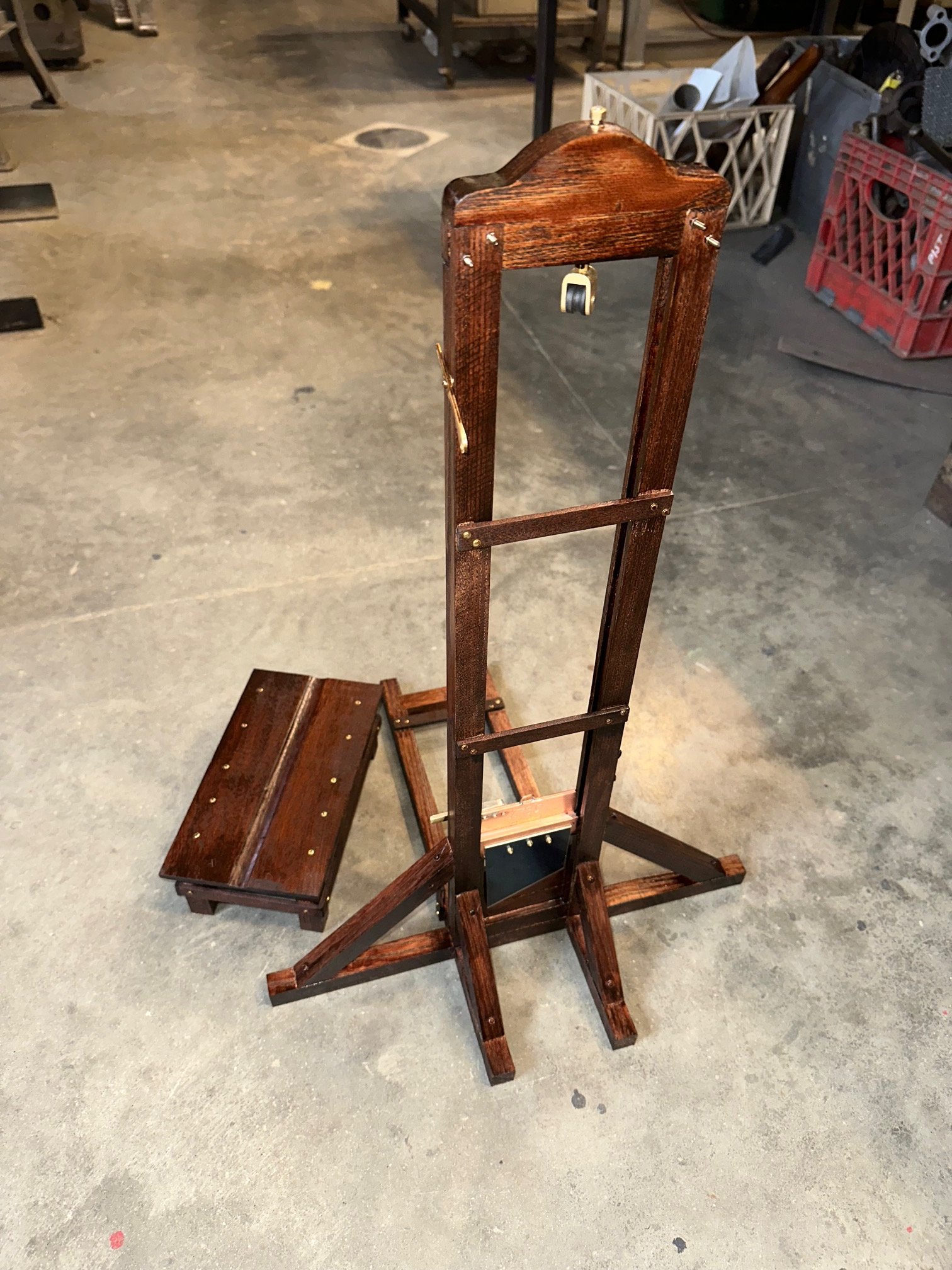 guillotine c.jpg