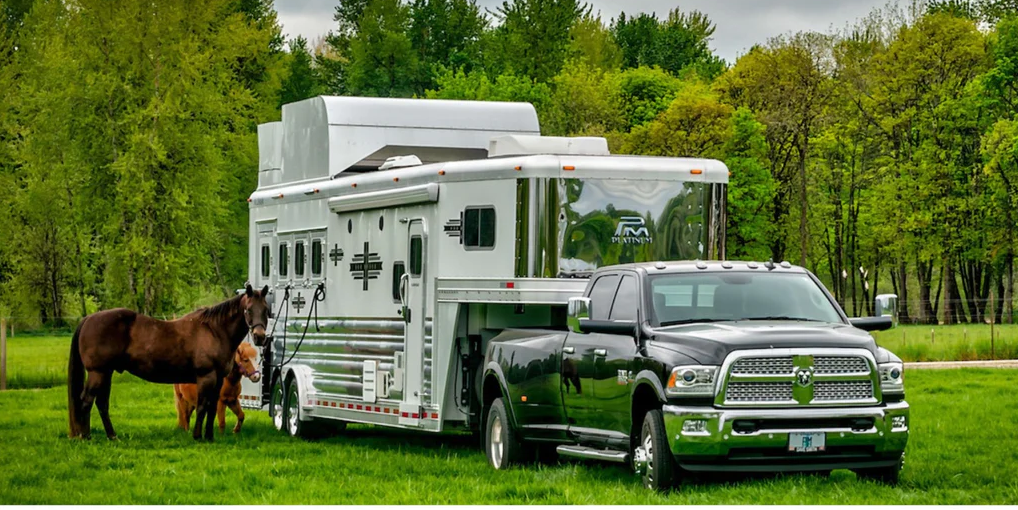 horse trailer.png
