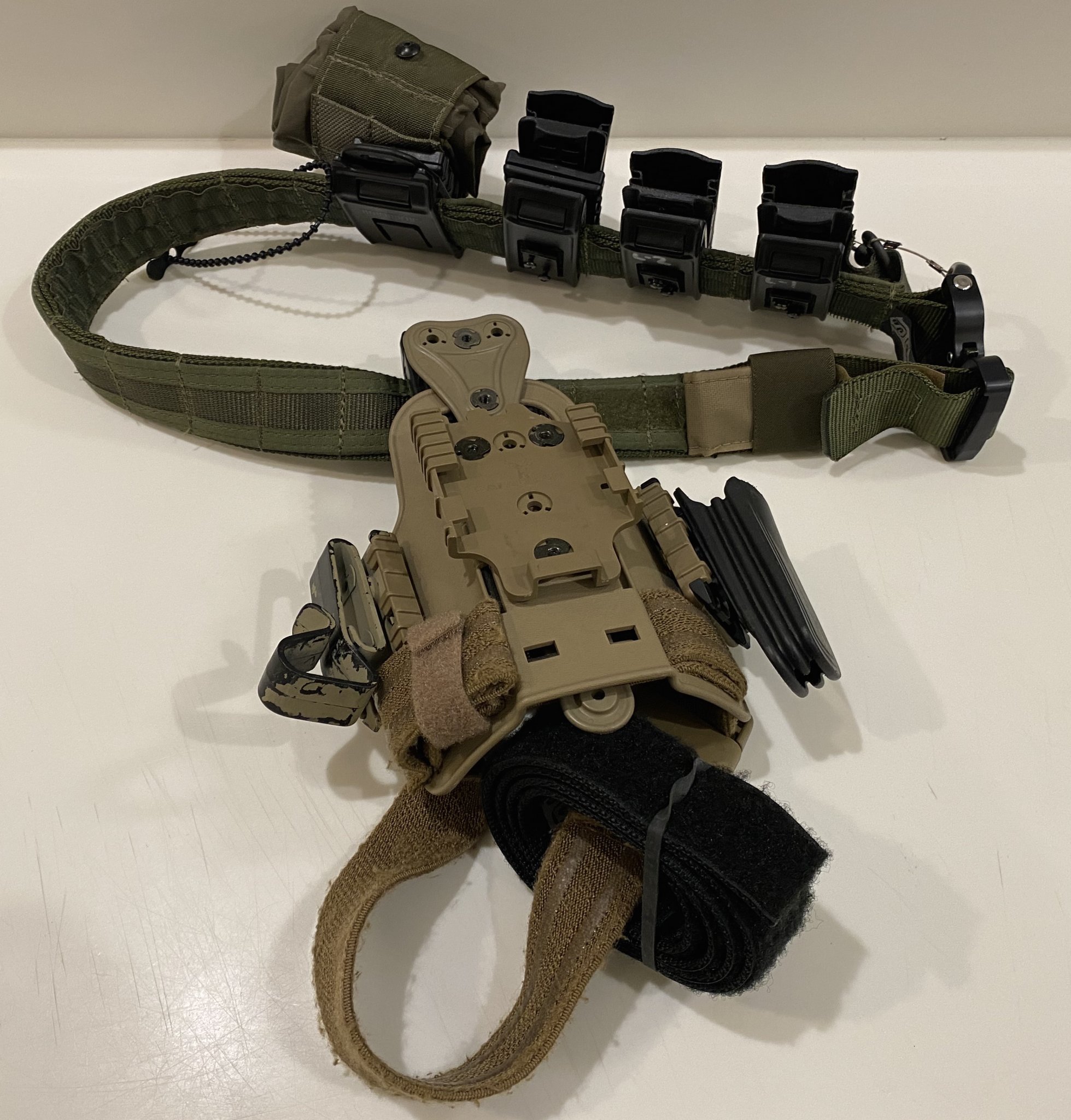 IMG_2026Safariland QLS Clip-ON Mounts Rigger Belt Setups 02.10.22 copy.jpg