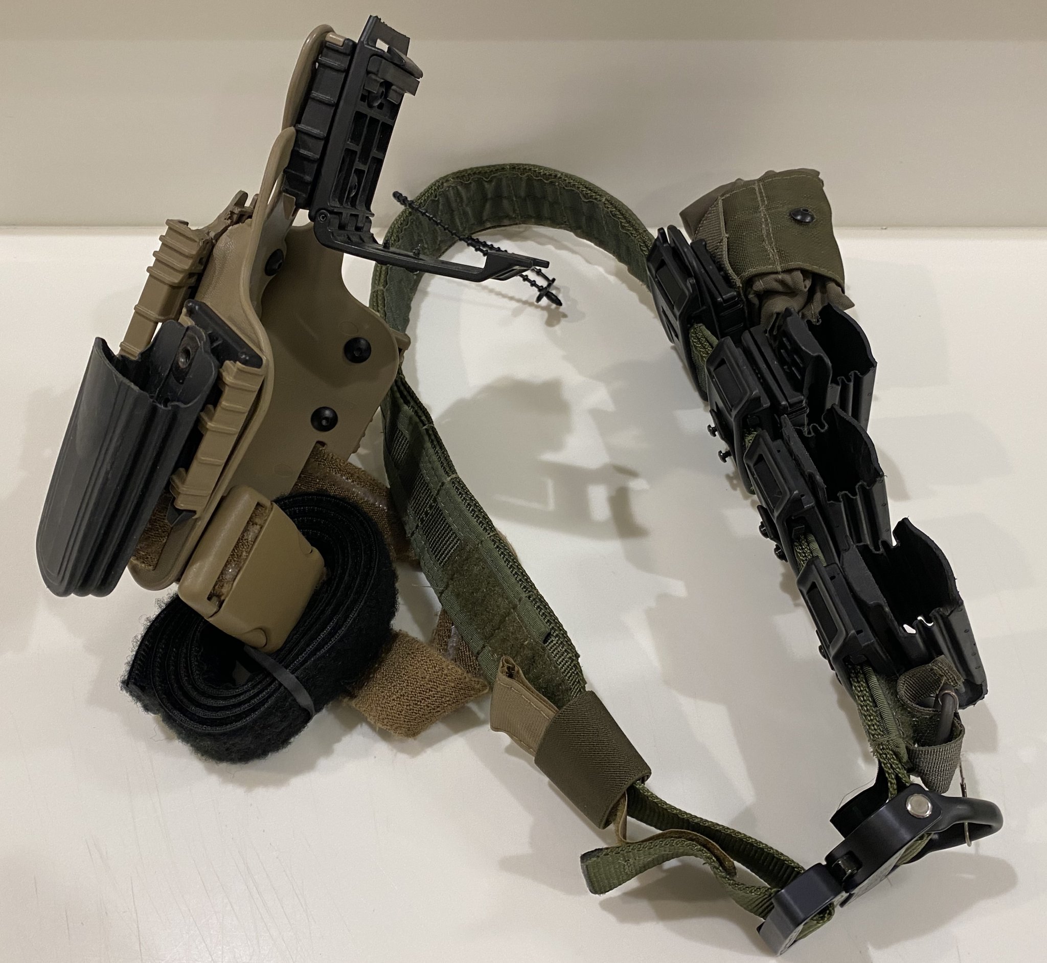 IMG_2028Safariland QLS Clip-ON Mounts Rigger Belt Setups 02.10.22.jpg